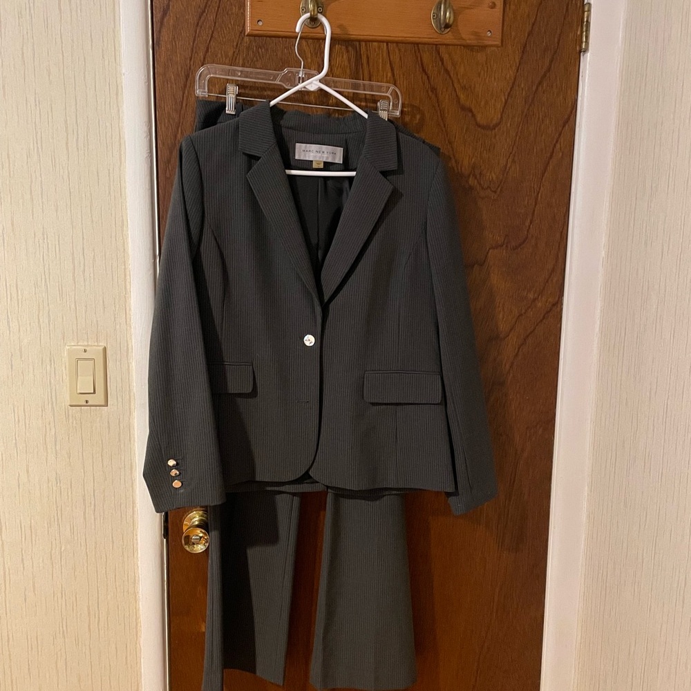 Andrew Marc Classic Pants Suit